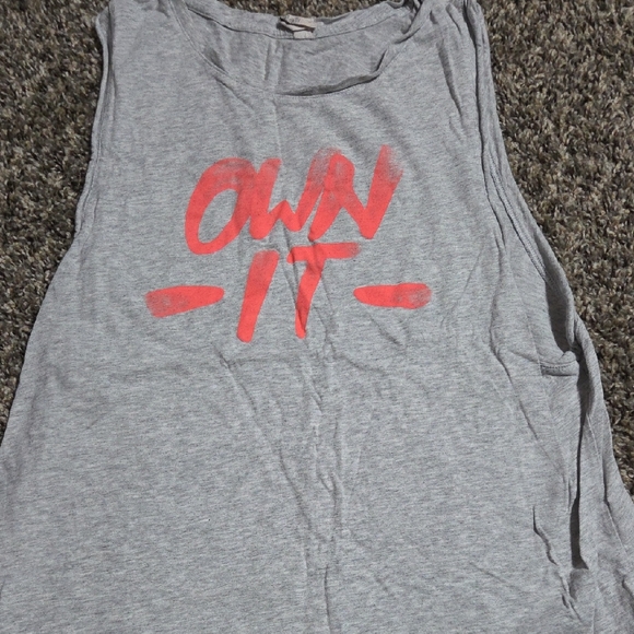 Under Armour Gray Muscle Tee with Red Graphic - Picture 1 of 4
